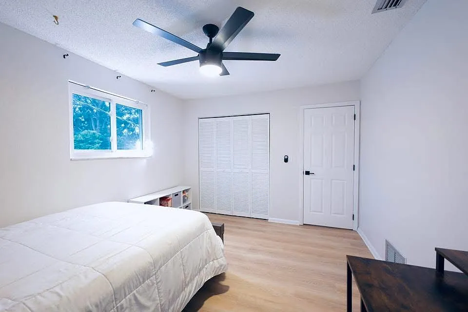 217 Devon St — Photo 3
