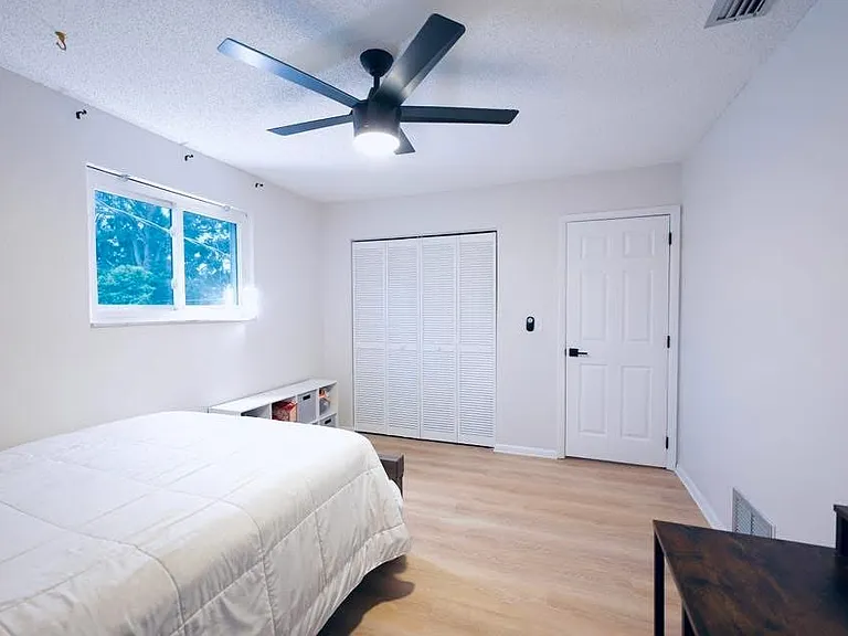 217 Devon St — Photo 3