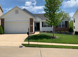 38 Clovercrest Ct, Saint Louis, MO 63129