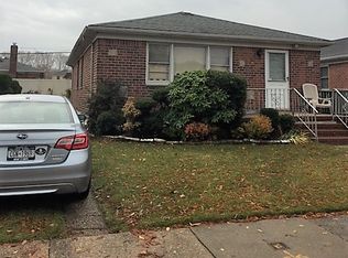 15720 24th Rd, Whitestone, NY 11357