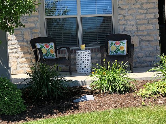 4th image of 2696 Chateau Dr