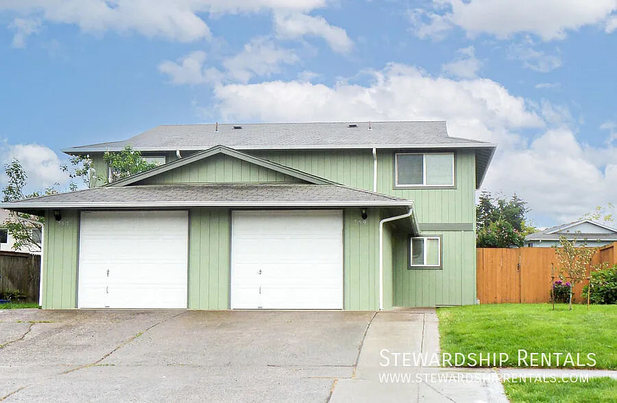 757 N Cloverleaf Loop