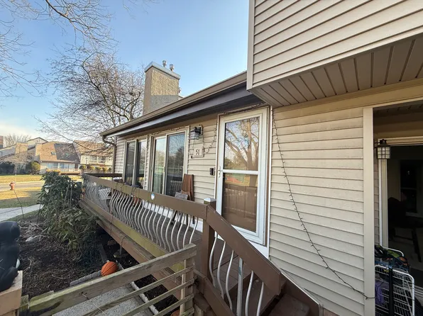 51 Denise Dr, Edison, NJ 08820