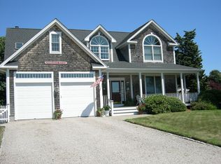 8 W Fairway Ave, Westerly, RI 02891