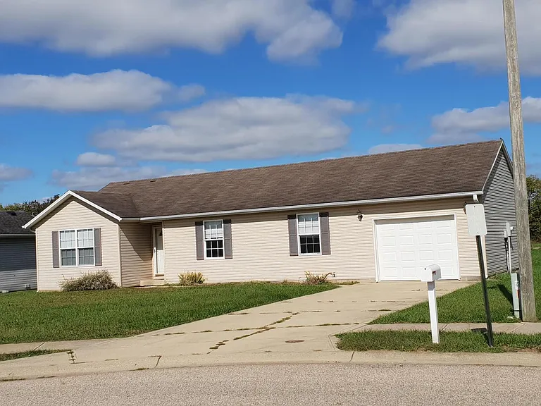 1394 Sassafras Ct — Photo 1
