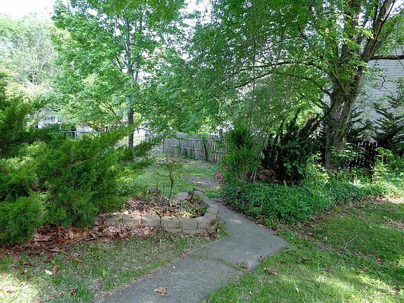 5th image of 1827 Hawthorne Ave