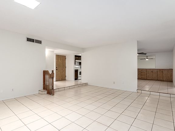 3rd image of 1208 N Avenida Jeanine