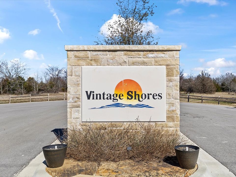 1st image of 25 Lago Vista Dr