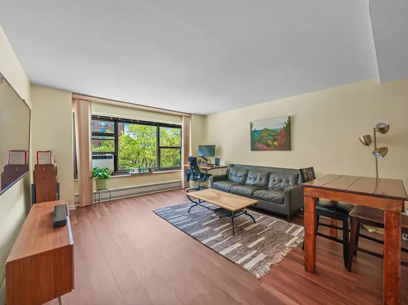 21-80 33rd Road image 1 of 17