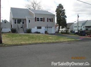 30 Glenwood Ter, Fords, NJ 08863