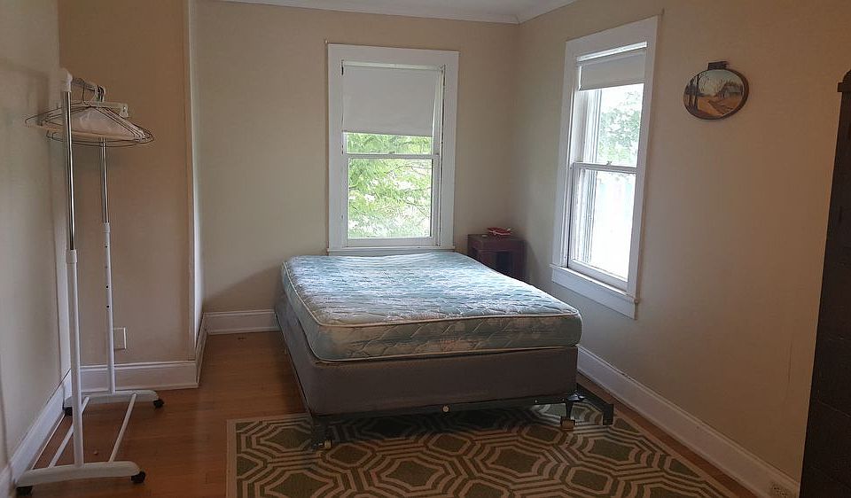 2nd image of 1000 Eaton St