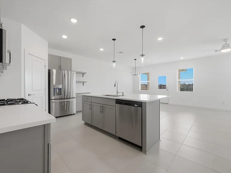 359 W Rose Marie Ln — Photo 4