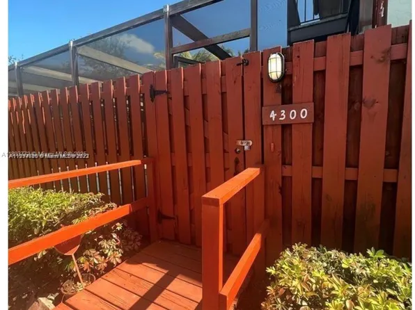 4300 S Landar Dr, Lake Worth, FL 33463