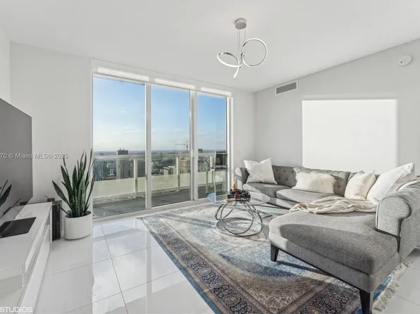 50 Biscayne Bl #5411, Miami, FL 33132