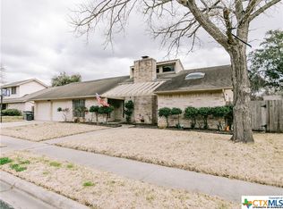 407 Paisano Dr, Victoria, TX 77904