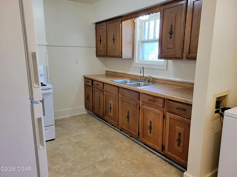 3102 S Wall Ave — Photo 8