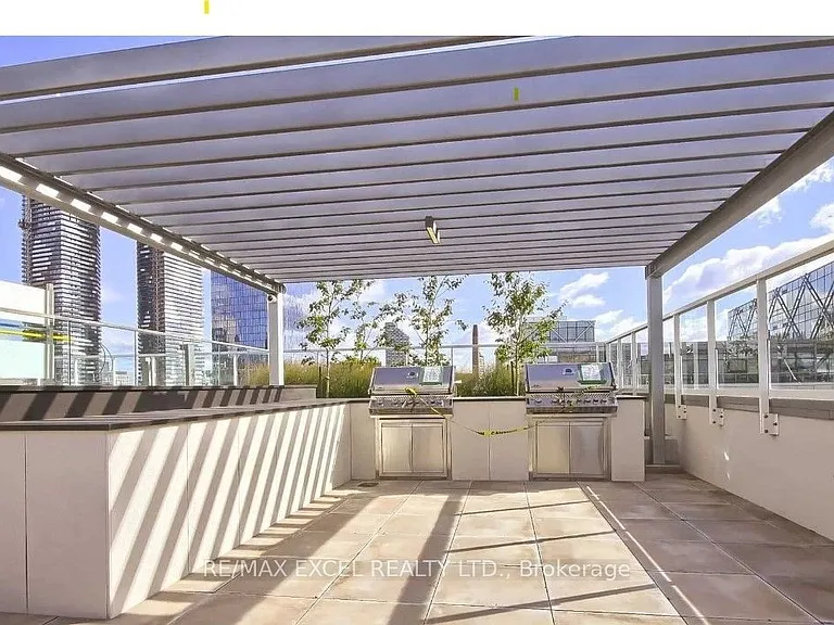 15 Queens Quay E #1303 — Photo 20