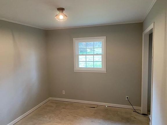 4th image of 216 Ledford Dr