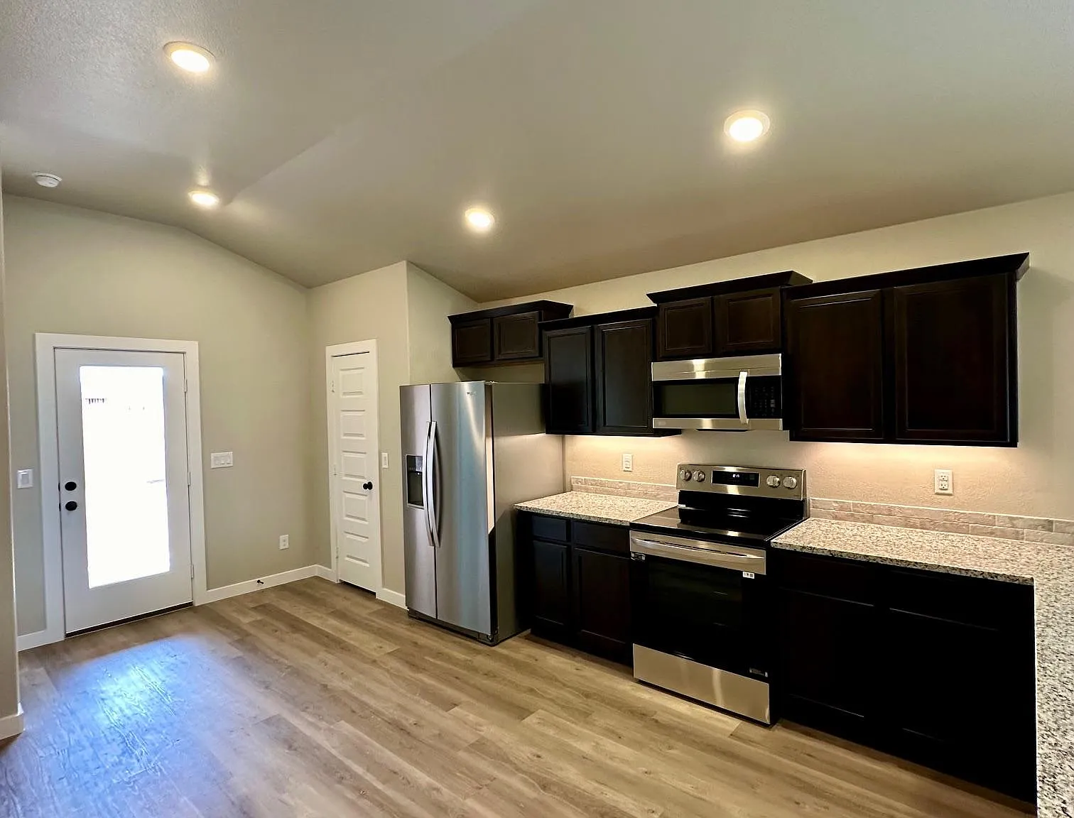 3 bed, 1550 sqft, $1,950 — Photo 4