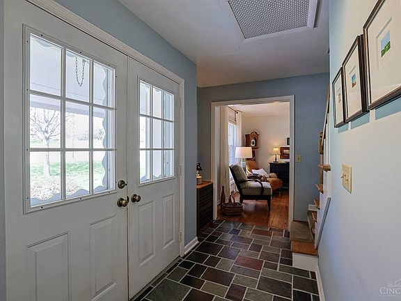 4th image of 5572 Kingsbury Rd