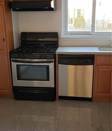 5th image of 2498 Delanoy Ave