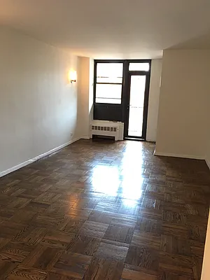 Rented by Solil Management | media 1