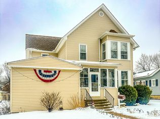 212 W Jackson St, Morris, IL 60450