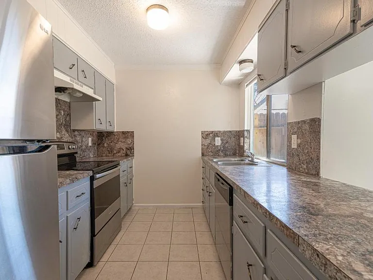418 Skyline Ave — Photo 15