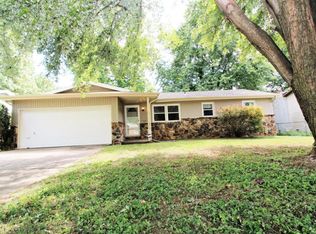 1114 W Morningside St, Springfield, MO 65807