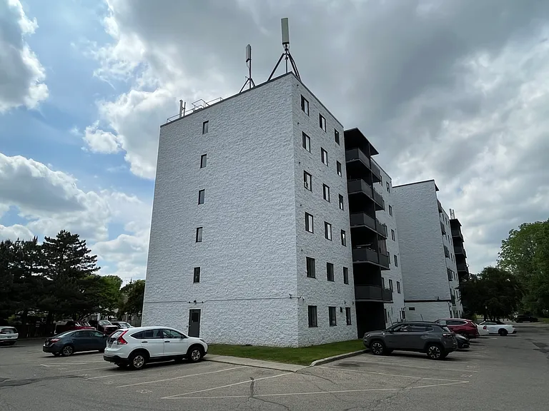 550 Westmount Rd W #206 — Photo 8