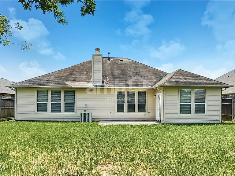 1016 Brazos Ct — Photo 17