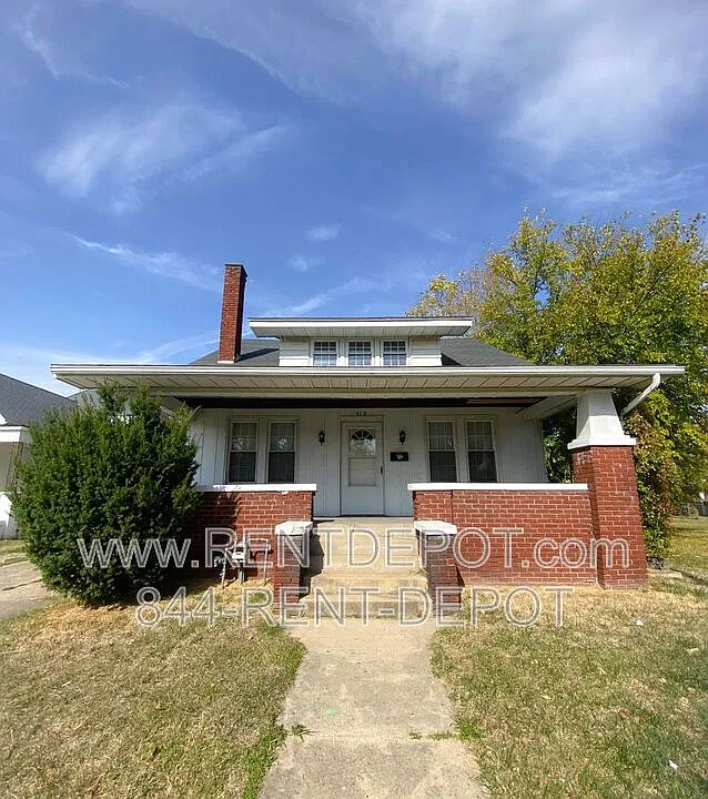 416 E Riverside Dr