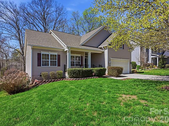 3rd image of 241 Golden Valley Dr