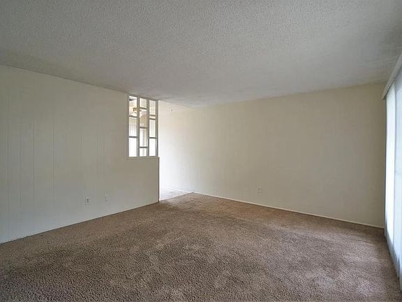 5th image of 2144 30th St APT 4