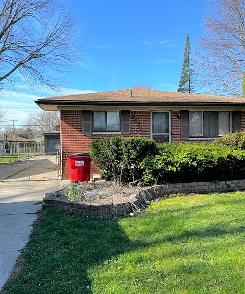 24720 Manila St — Photo 1