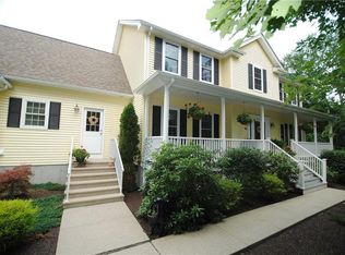 985 Great Rd, Lincoln, RI 02865