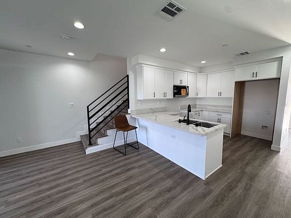 2nd image of 1542 W 84th St #2