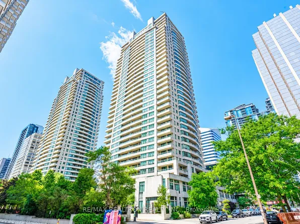 23 Hollywood Ave, Toronto, ON