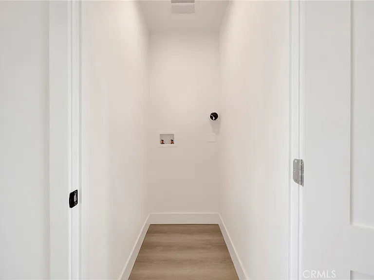 6734 1/2 Gentry Ave — Photo 8