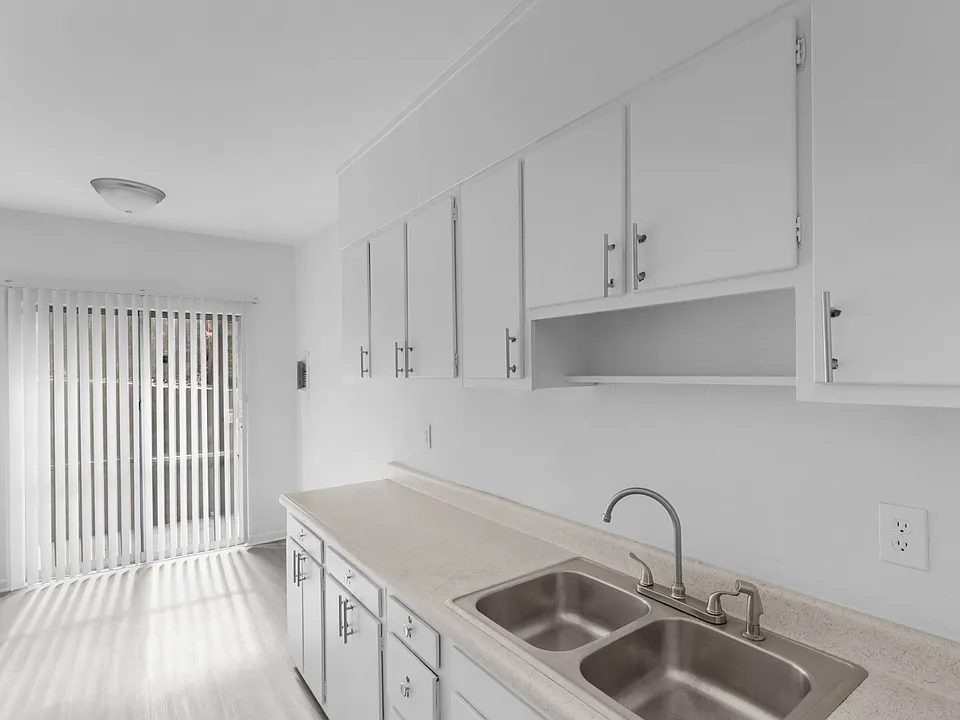 Oakmont Apartments