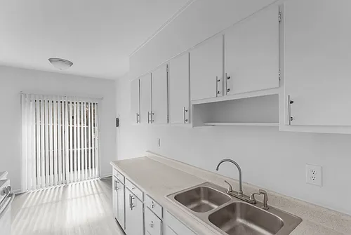 Oakmont Apartments Photo 1
