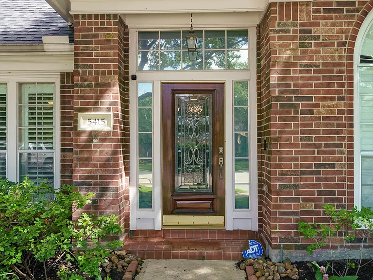 5415 Emerald Brk — Photo 38