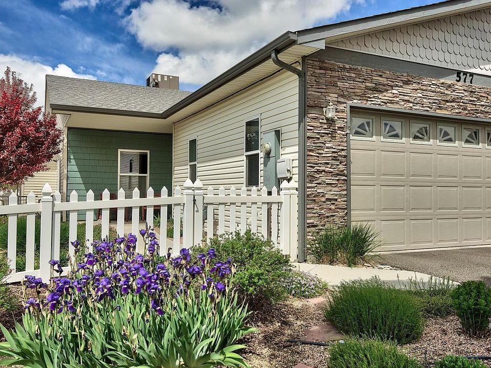 Extra-Nice Townhome!
