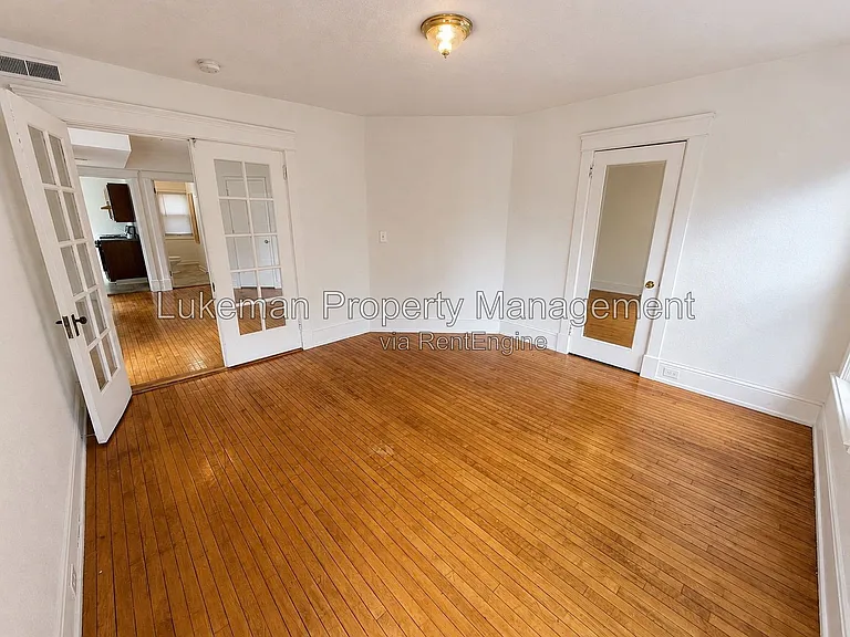 301 Douglas Ave #4 — Photo 3