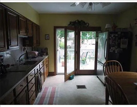 Wonderful Kitchen with beautiful glass doors