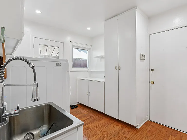 4182 Silliman Dr — Photo 15
