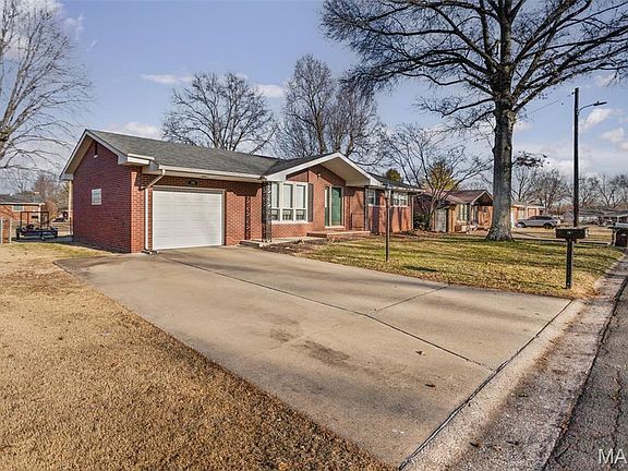 4th image of 336 Crestview Dr