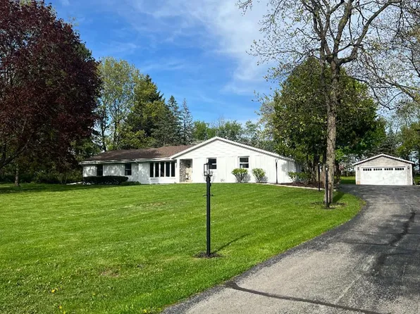 894 Tara Hill EAST East, Hartford, WI 53027