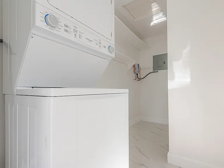 425 SW 18th Ave #425 — Photo 12