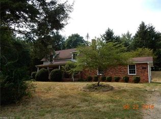 24 Roberts Dr, Candler, NC 28715